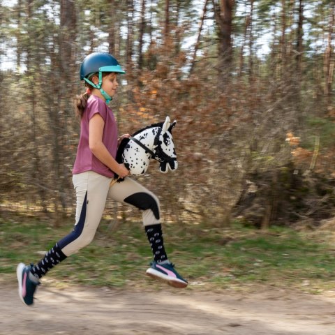 Skippi Hobby Horse w czarne łaty - duży koń na kiju - kantar w zestawie