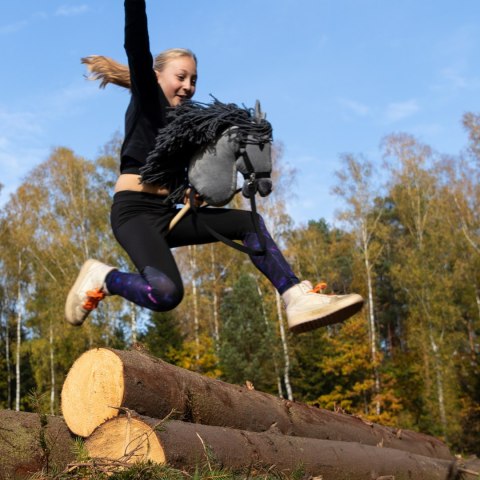 Zestaw Skippi - Hobby Horse szary i dodatkowy kantar - czerwony